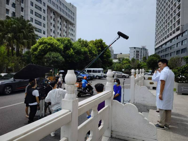 蓬莱市广告片拍摄公司低成本实现高规格制作的诀窍
